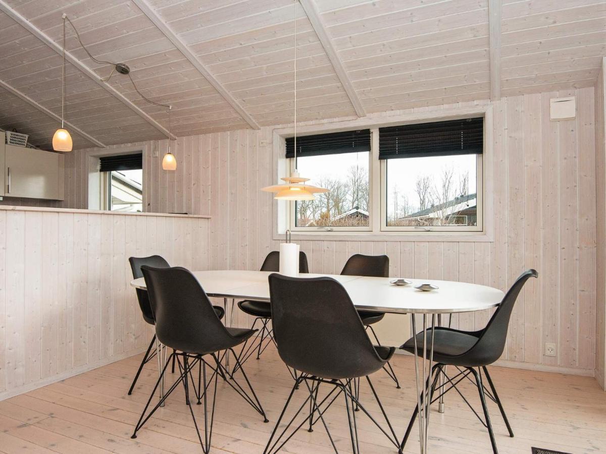 Three-Bedroom Holiday Home In Juelsminde 18 Sonderby  エクステリア 写真