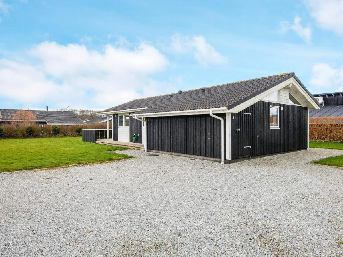 Three-Bedroom Holiday Home In Juelsminde 18 Sonderby  エクステリア 写真