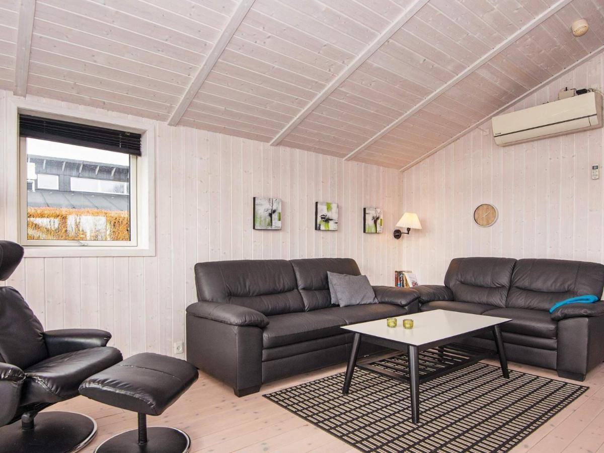 Three-Bedroom Holiday Home In Juelsminde 18 Sonderby  エクステリア 写真