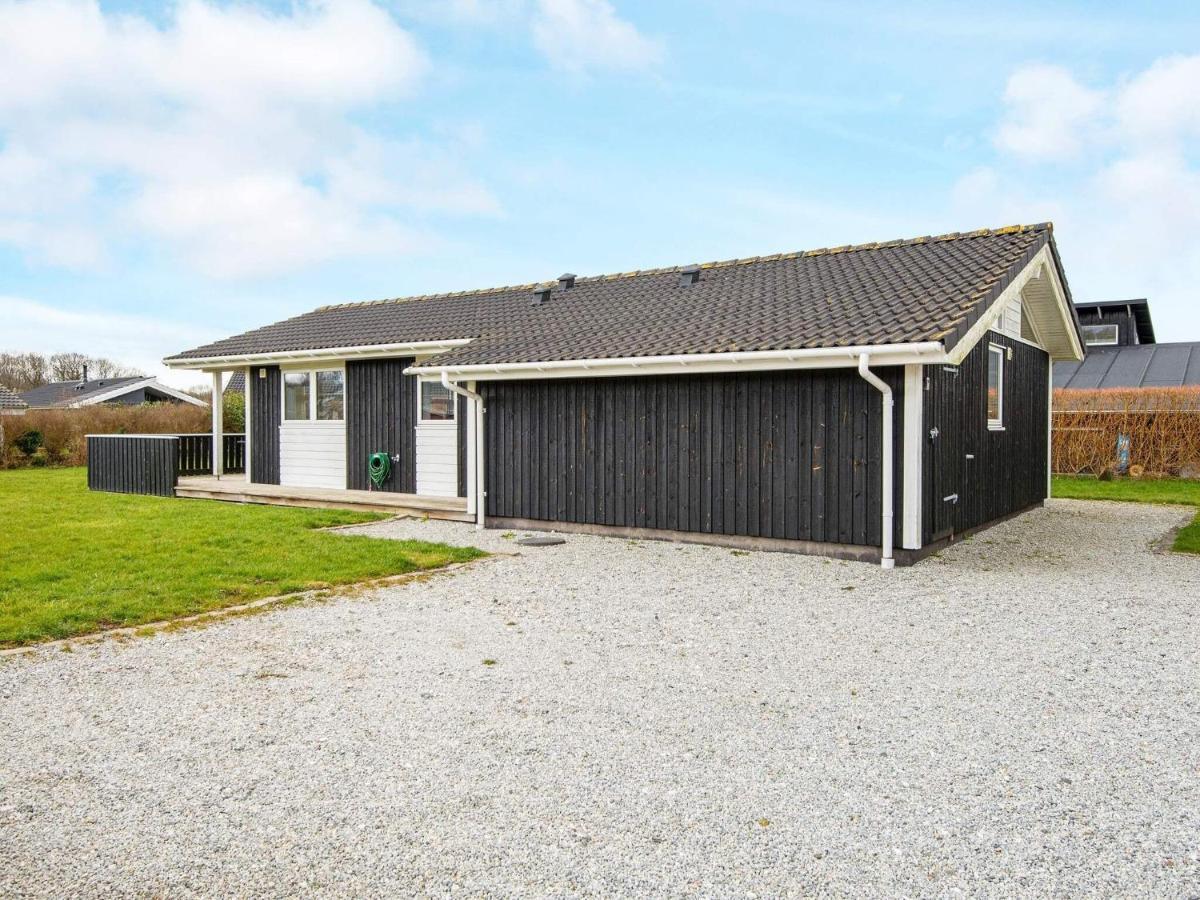 Three-Bedroom Holiday Home In Juelsminde 18 Sonderby  エクステリア 写真